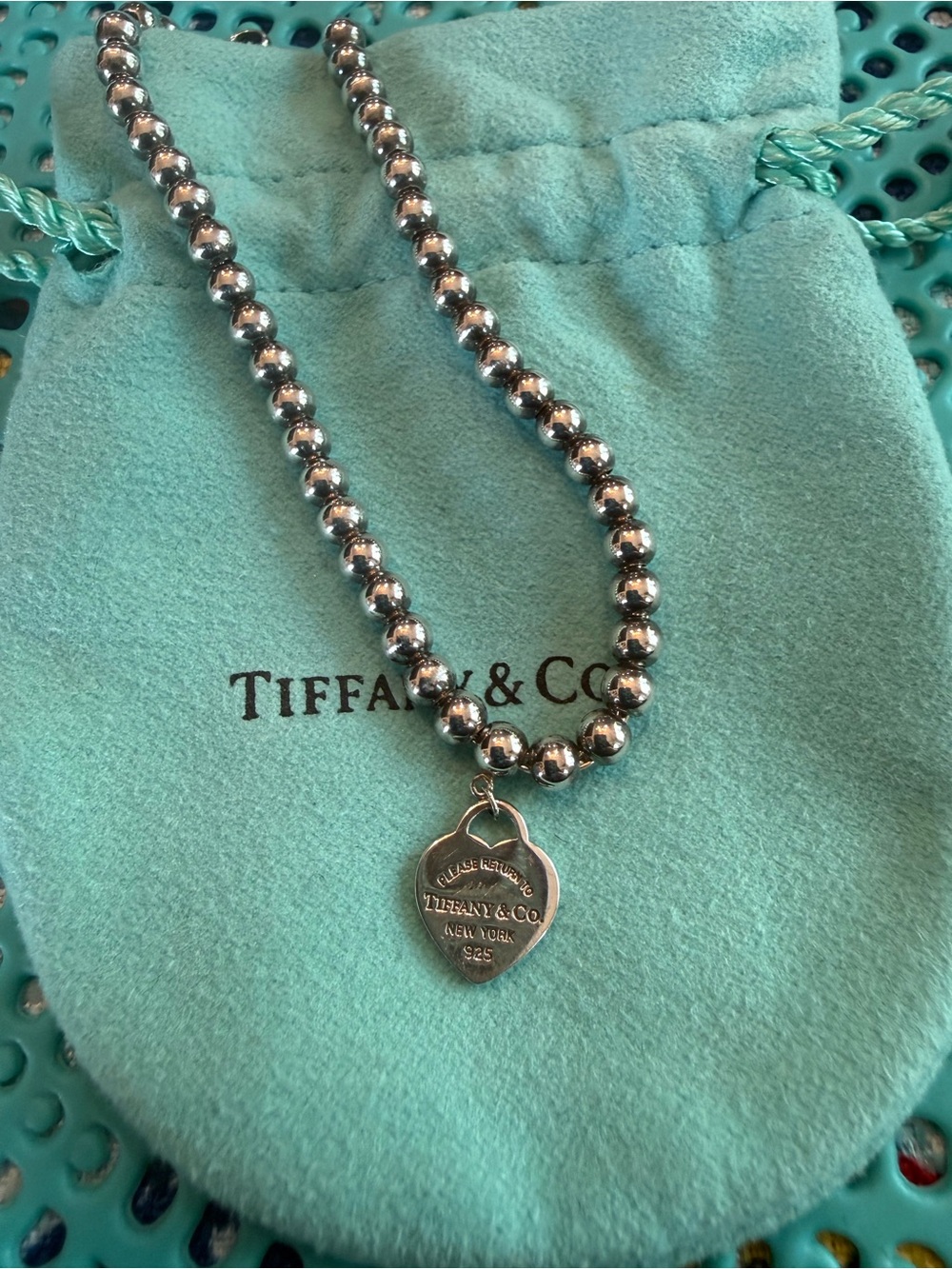 Tiffany & Co. Silver Bead Bracelet with Heart Tag on Turquoise Pouch - Picture 3 of 8